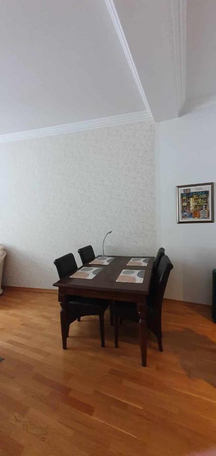 Cozy Apartment On The Town Hall Square Reval Exterior foto